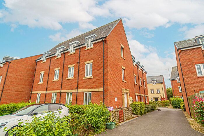 2 Bedroom Flat For Sale In Seymour Way, Magor, NP26