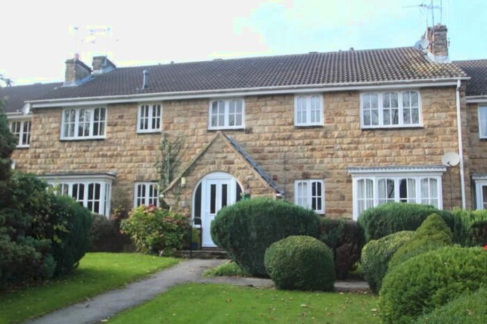 2 Bedroom Flat To Rent In Stonefield, Scarcroft LS14