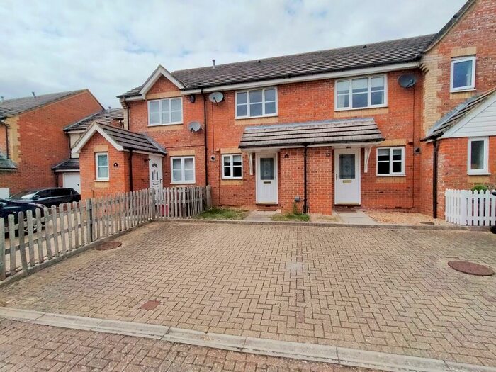 2 Bedroom House To Rent In Chambers Gate, Stevenage, SG1