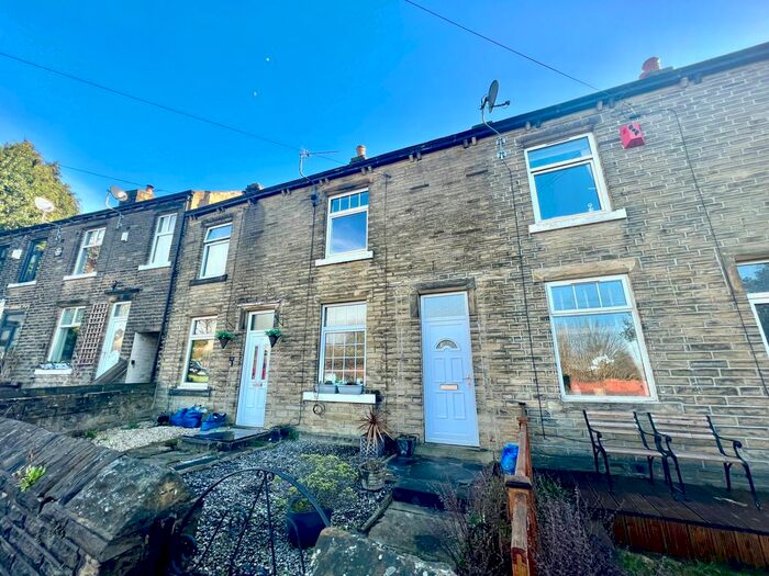 2 Bedroom Property To Rent In Lightcliffe Road, Brighouse, HD6