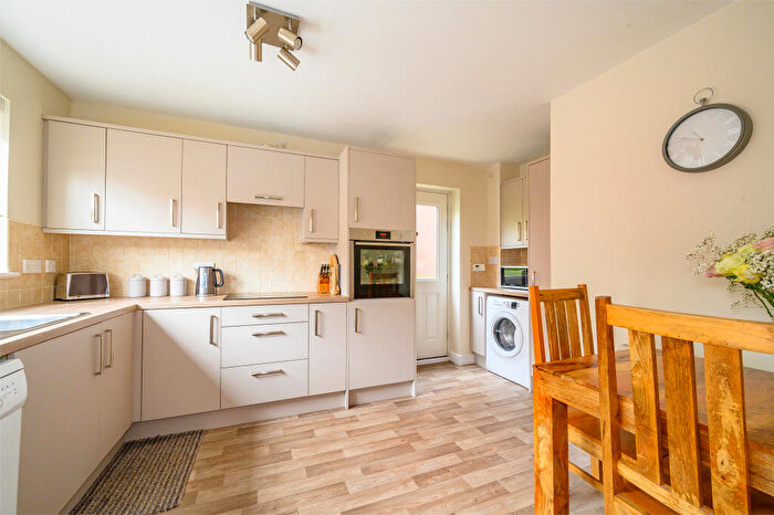 4 Bedroom Detached House For Sale In Clark Spring Rise, Leeds, LS27