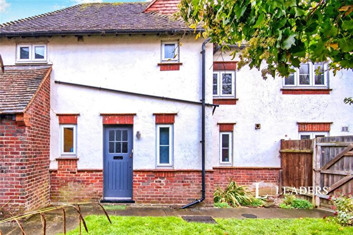 2 Bedroom Flat To Rent In Cedar Avenue West, Chelmsford, Essex, CM1