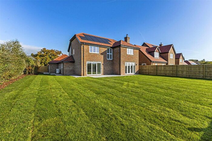 4 Bedroom Country House For Sale In Bowbrook Copse, Charter Alley, RG26