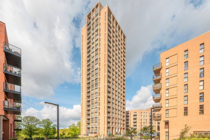 2 Bedroom Flat To Rent In Moorhen Drive, Hendon, London, NW9