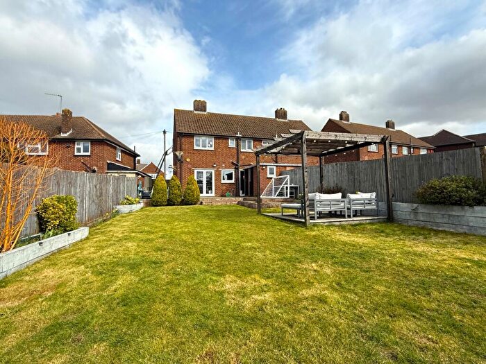 3 Bedroom Semi Detached House For Sale In Repton Road, Orpington, BR6
