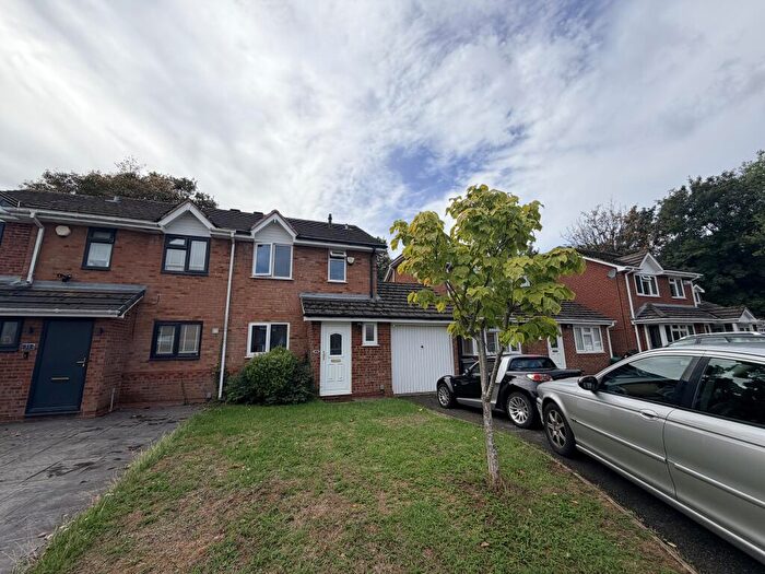2 Bedroom House To Rent In York Close, Bournville, B30