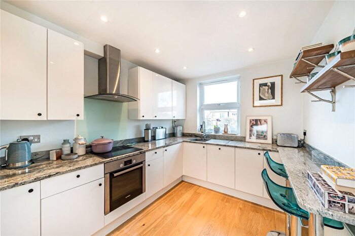 2 Bedroom Flat To Rent In Khama Road, Tooting, London, SW17