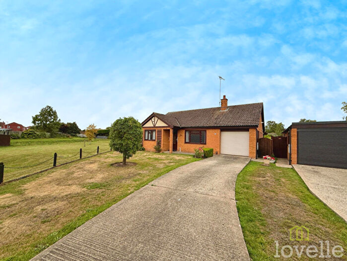 3 Bedroom Detached Bungalow For Sale In Windsor Park Close, North Hykeham, LN6