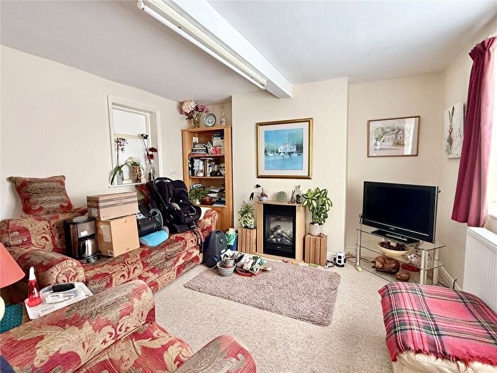 4 Bedroom Semi-Detached House For Sale In Rhos Common, Llanymynech, Powys, SY22