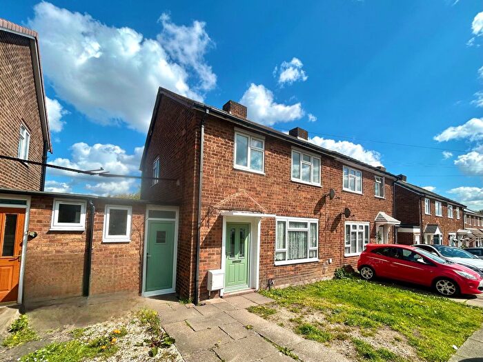 3 Bedroom Semi Detached House For Sale In Maple Green, Old Park Farm Estate, Dudley, DY1
