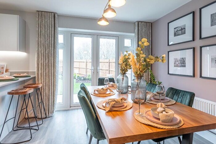 3 Bedroom Semi-Detached House For Sale In Ravengar Grove, Rayleigh, Essex, SS6