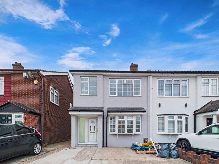 4 Bedroom Semi-Detached House To Rent In Stoke Road, Rainham, RM13