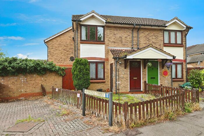 2 Bedroom Semi-detached House For Sale In Heybridge Court, Hertford, SG14