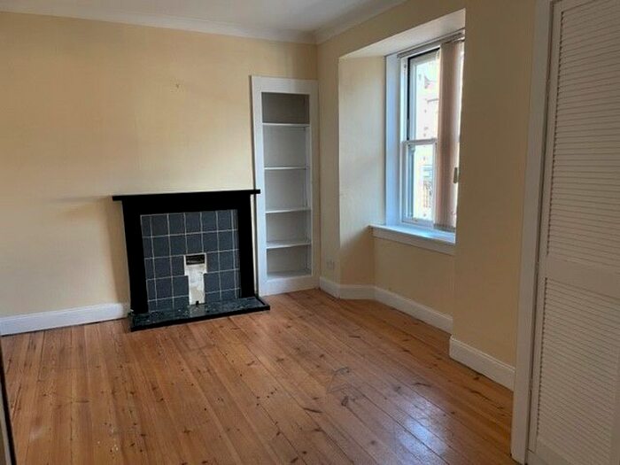 3 Bedroom Flat To Rent In Main Street, Callander, Stirling, FK17