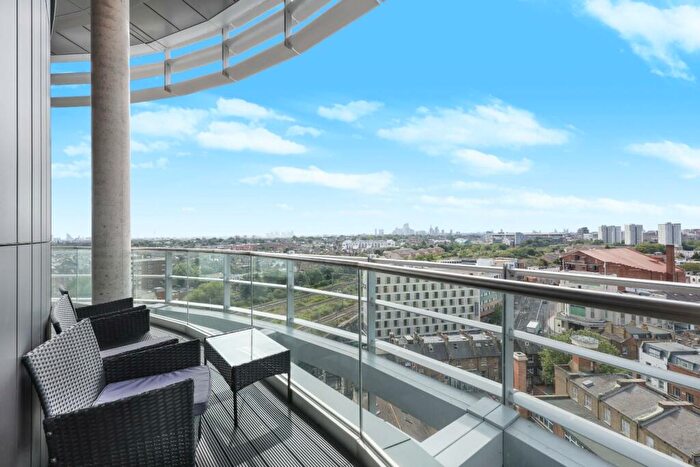 2 Bedroom Apartment To Rent In City North West Tower, Goodwin Street, N4
