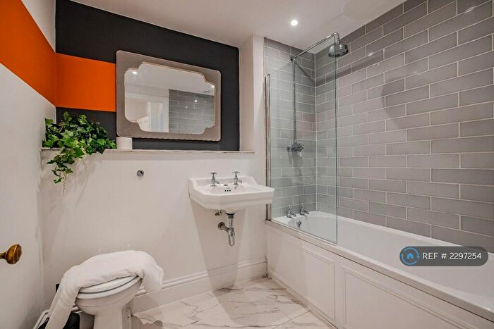 2 Bedroom Flat To Rent In Adelaide Mansions, Hove, BN3