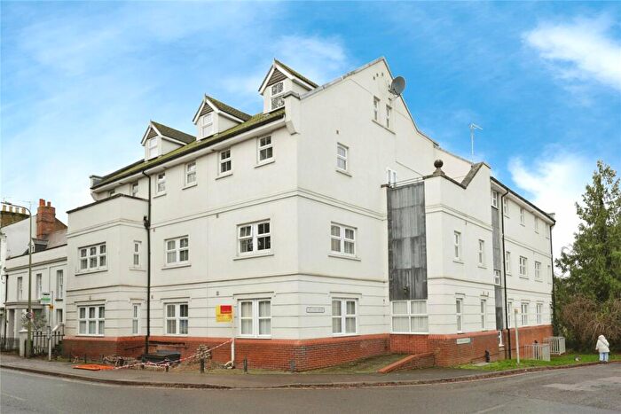 2 Bedroom Flat For Sale In West Bar Street, Banbury, Oxfordshire, OX16