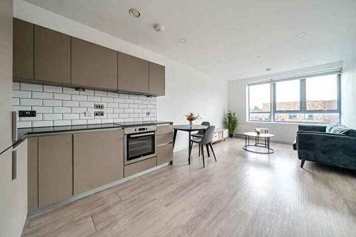 1 Bedroom Flat To Rent In Market Street, Bracknell, RG12