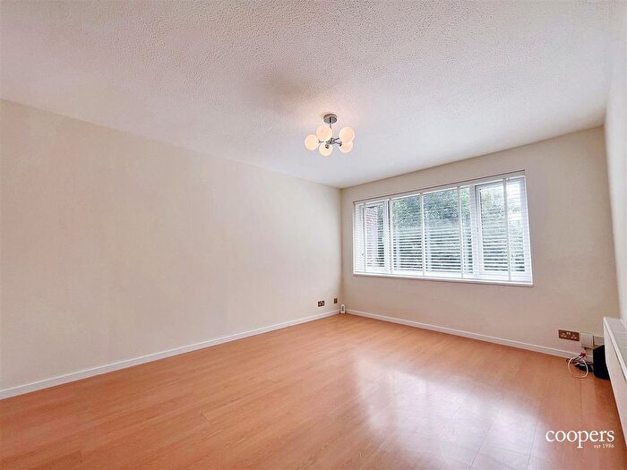 1 Bedroom Maisonette To Rent In Standale Grove, Ruislip, HA4