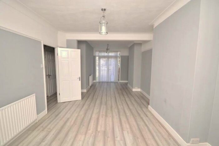 3 Bedroom Terraced House To Rent In London, SE15