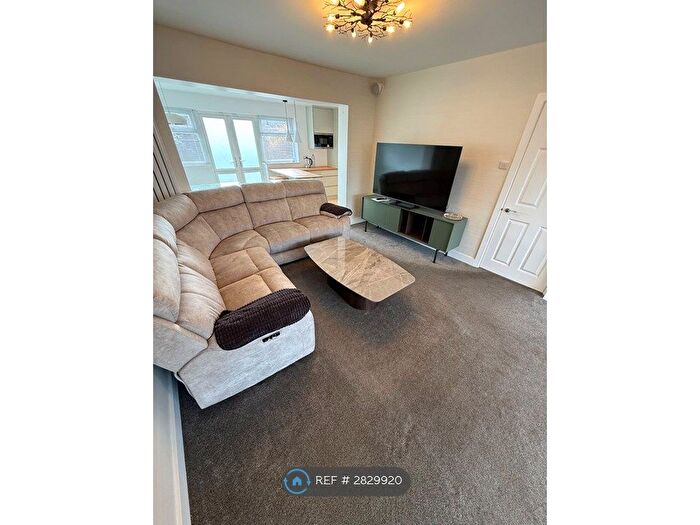 3 Bedroom Semi-Detached House To Rent In Warescot Road, Brentwood, CM15