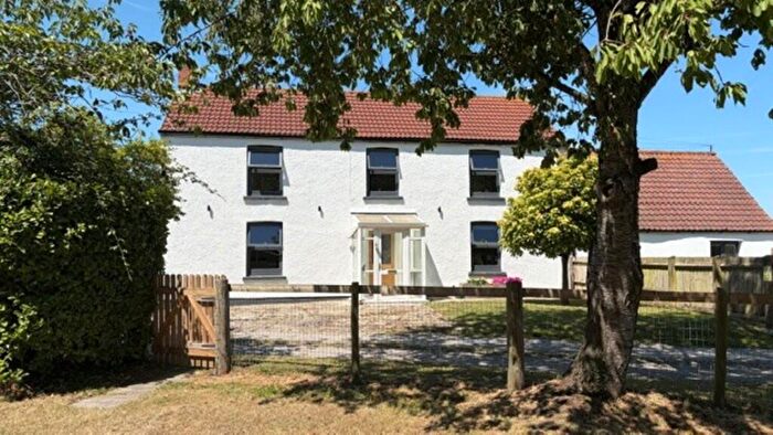 4 Bedroom Farm House To Rent In Hewish, Weston-super-Mare, BS24