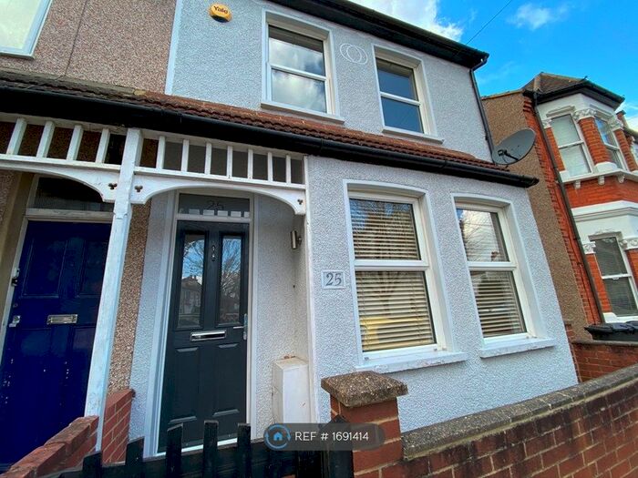 3 Bedroom End Of Terrace House To Rent In Howard Road, Bromley, BR1