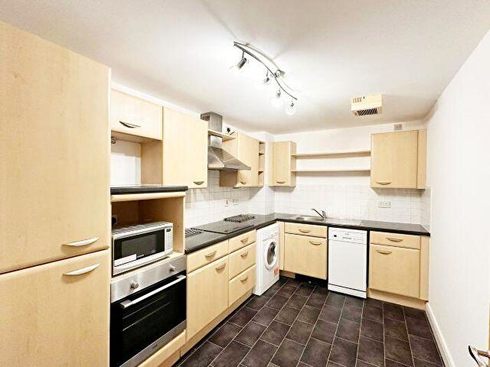 3 Bedroom Apartment To Rent In Royal Plaza, Westfield Terrace, Sheffield, S1