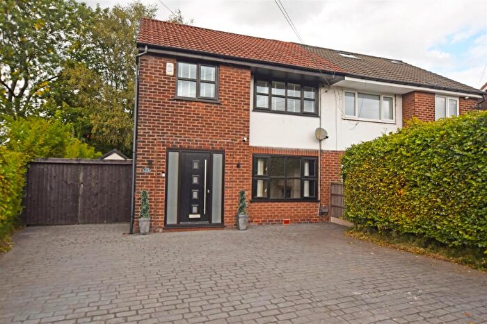 3 Bedroom Semi-Detached House For Sale In Boardman Fold Road, Alkrington, M24