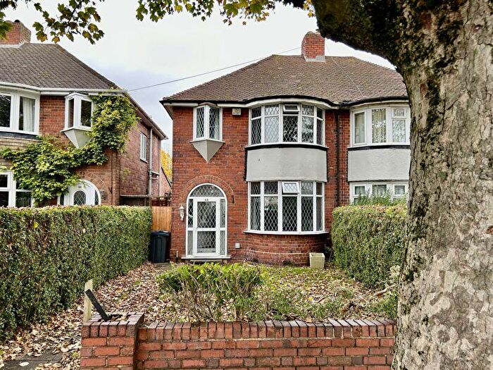 3 Bedroom Semi-Detached House For Sale In Kings Road, Sutton Coldfield, B73