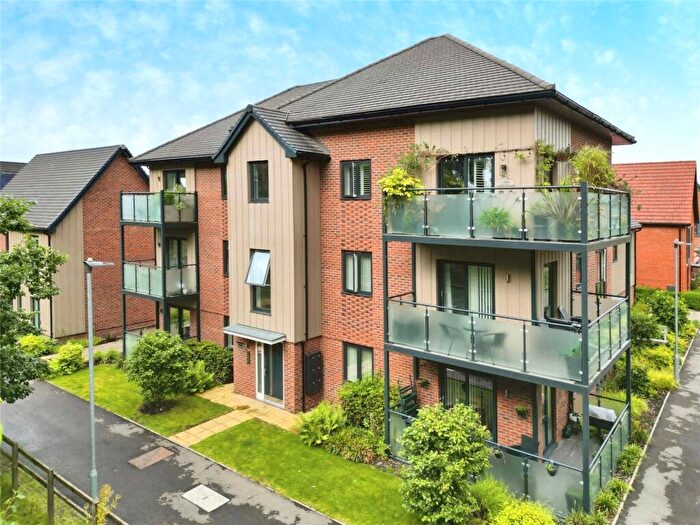 1 Bedroom Apartment To Rent In Hawthorn Drive, Crowthorne, Berkshire, RG45