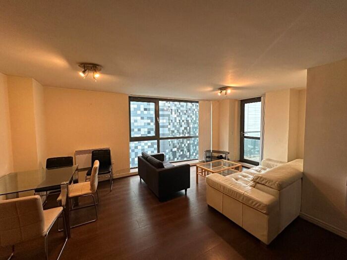 2 Bedroom Apartment To Rent In Centenary Plaza, Holliday Street, Birmingham, B1