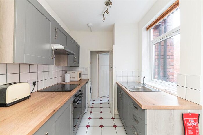 2 Bedroom Flat To Rent In Brandon Grove, Sandyford, Newcastle Upon Tyne, NE2