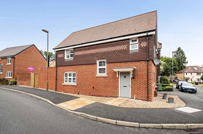 3 Bedroom Link Detached House For Sale In Waterers Way, Bagshot, Surrey, GU19