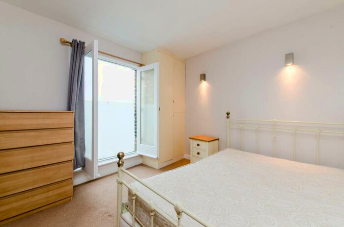 1 Bedroom Flat To Rent In Fernlea Road, Balham, London, SW12