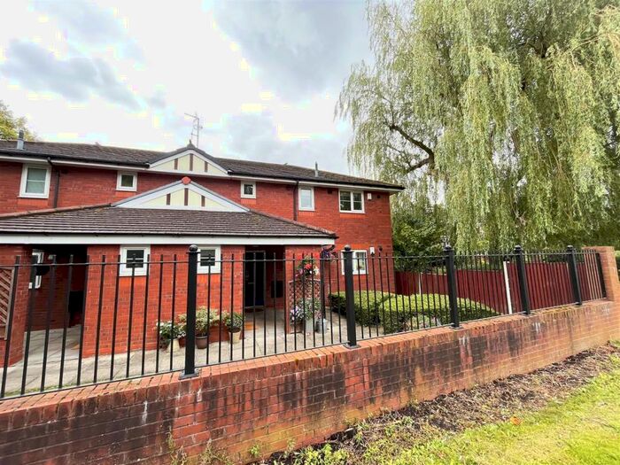 2 Bedroom Apartment To Rent In Mulberry Drive, Macclesfield, SK10