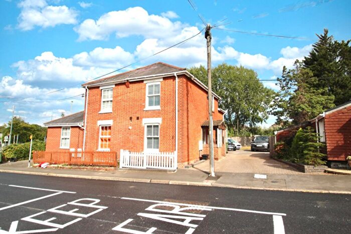 3 Bedroom Semi-Detached House To Rent In Chalk Hill, West End, SO18