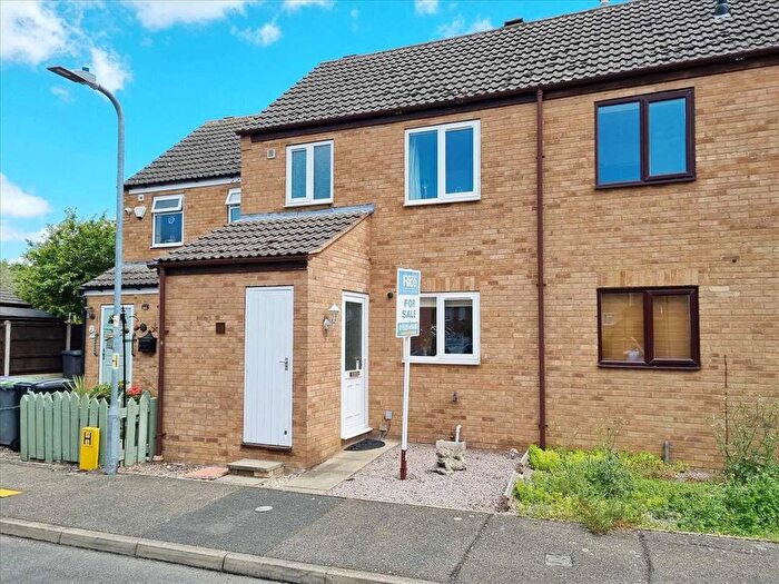 2 Bedroom Terraced House For Sale In Spring Gardens, Sleaford, NG34