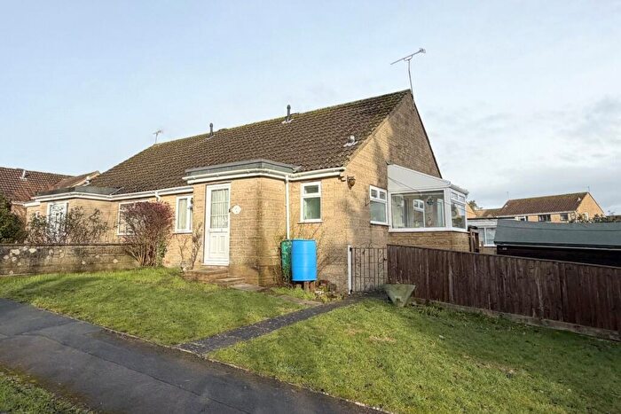 2 Bedroom Bungalow For Sale In Springfield Road, Wincanton, Somerset, BA9