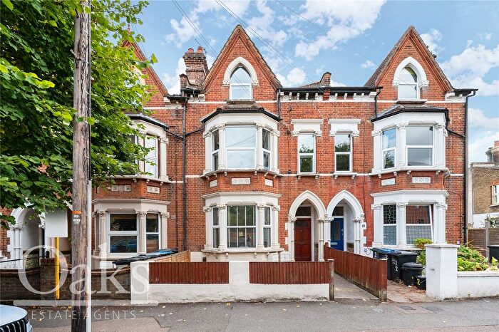 3 Bedroom Maisonette For Sale In Chalfont Road, South Norwood, SE25