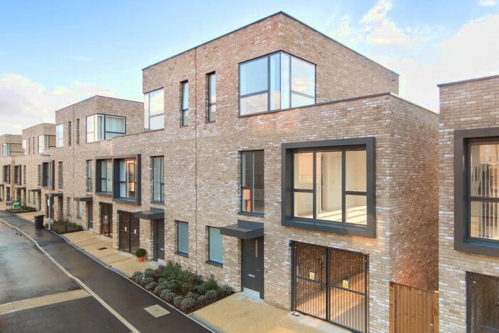 4 Bedroom Semi-Detached House To Rent In Windmill Drive, Trumpington, Cambridge, CB2