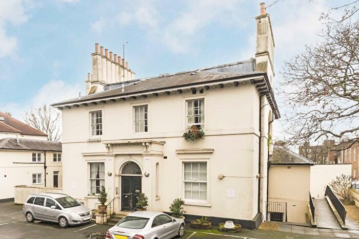 2 Bedroom Flat For Sale In Leigham Court Road, Streatham, SW16