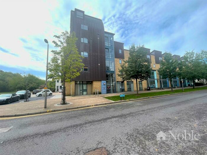 3 Bedroom Apartment To Rent In The Chase, Newhall, Harlow, CM17