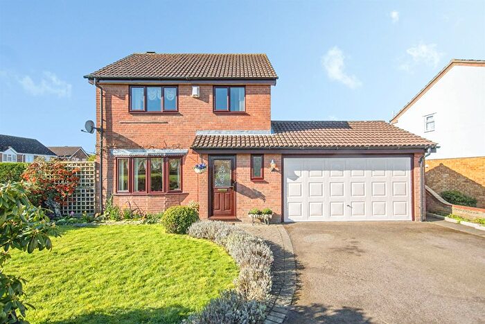 3 Bedroom Detached House For Sale In Lionel Hurst Close, Great Cornard, Sudbury, CO10