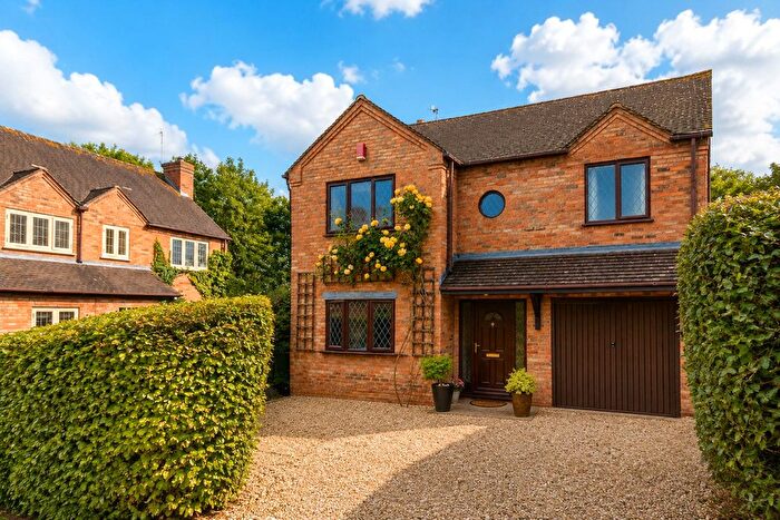 4 Bedroom Detached House For Sale In The Close, Cleeve Prior, Worcestershire, WR11