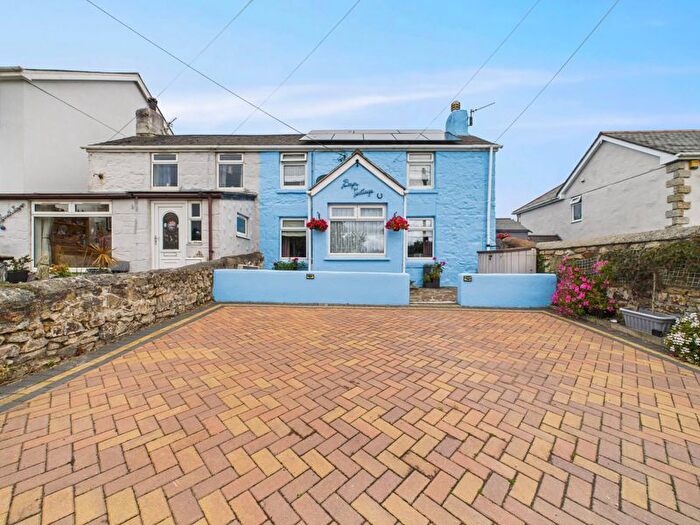 3 Bedroom Property For Sale In Canonstown, Hayle - Spacious Cottage, TR27