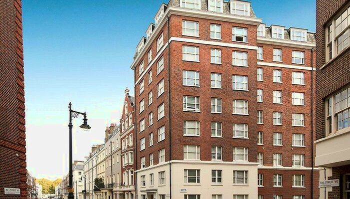 2 Bedroom Flat To Rent In , Hill Street, London, City Of London, W1J