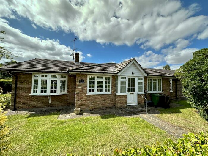 4 Bedroom Detached Bungalow For Sale In Swallows Cross, Mountnessing, Brentwood, CM15