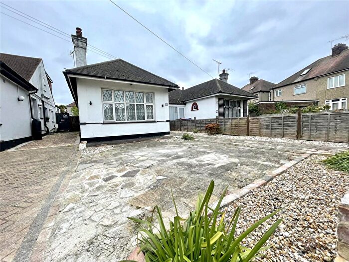 2 Bedroom Bungalow For Sale In Marlow Gardens, Southend-on-Sea, Essex, SS2