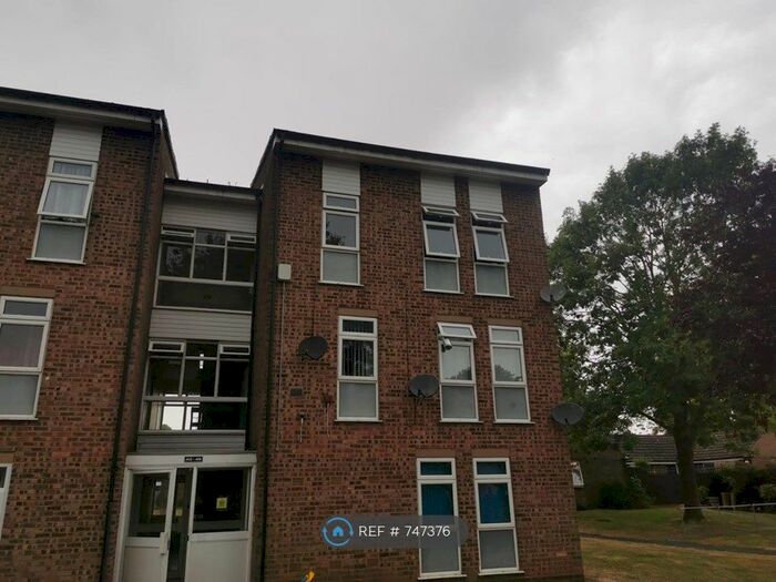2 Bedroom Flat To Rent In Charland Court, Droitwich, WR9